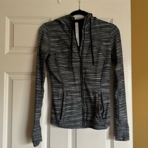 Lululemon jacket size 6